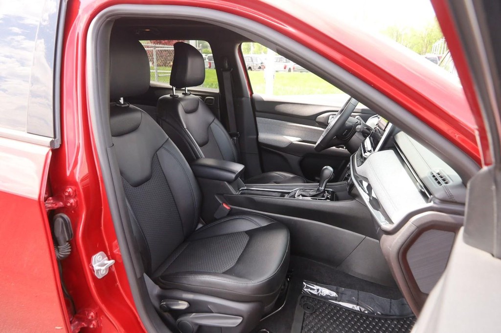 Jeep Compass Vehicle Image 26