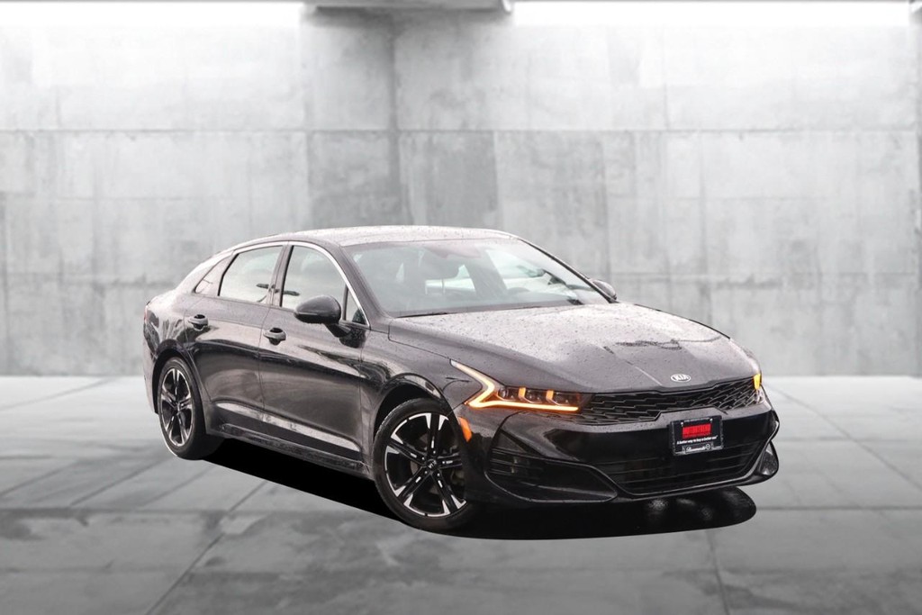 Kia K5 Vehicle Image 02