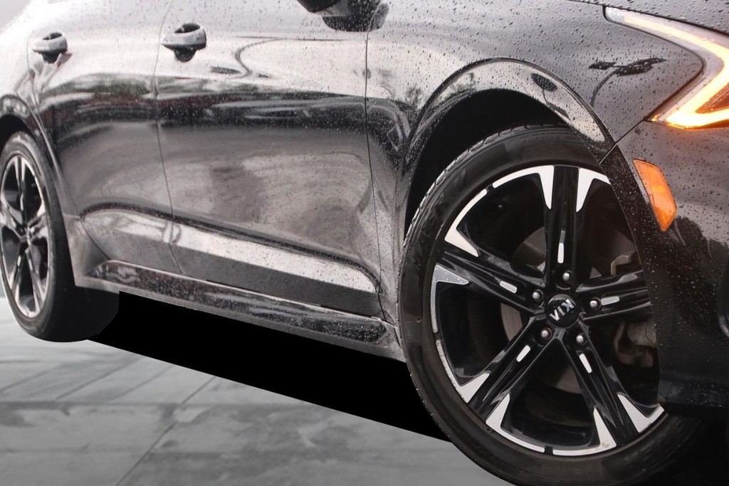 Kia K5 Vehicle Image 03