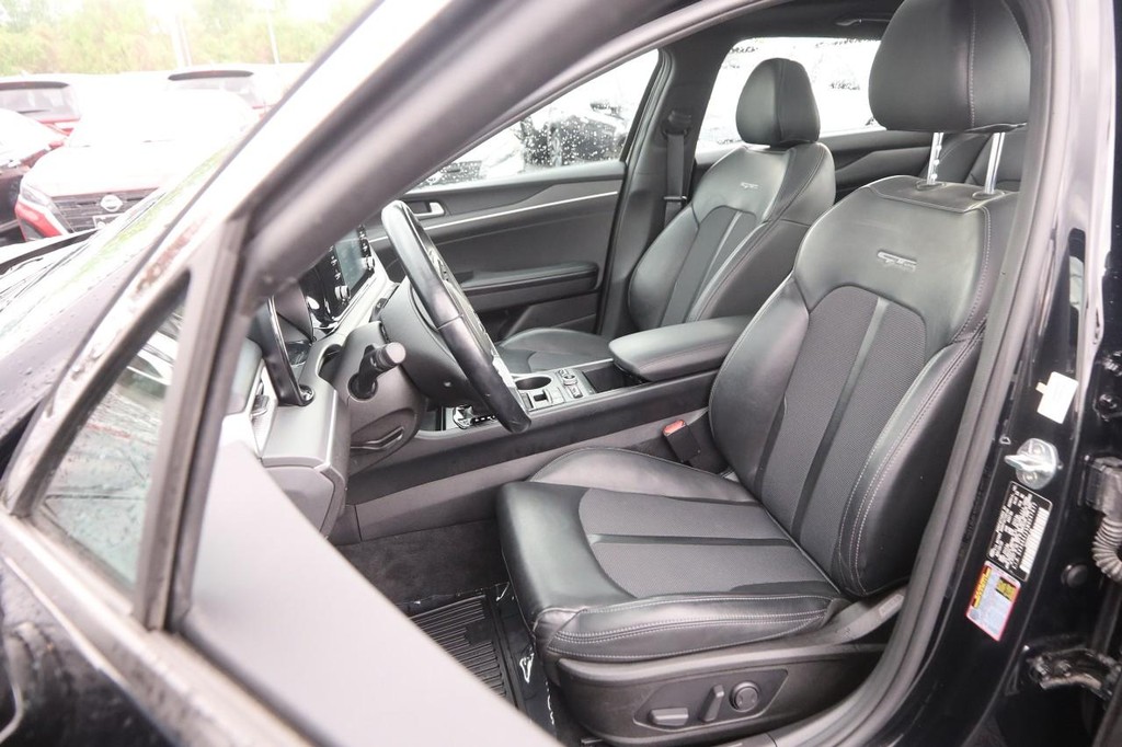 Kia K5 Vehicle Image 09
