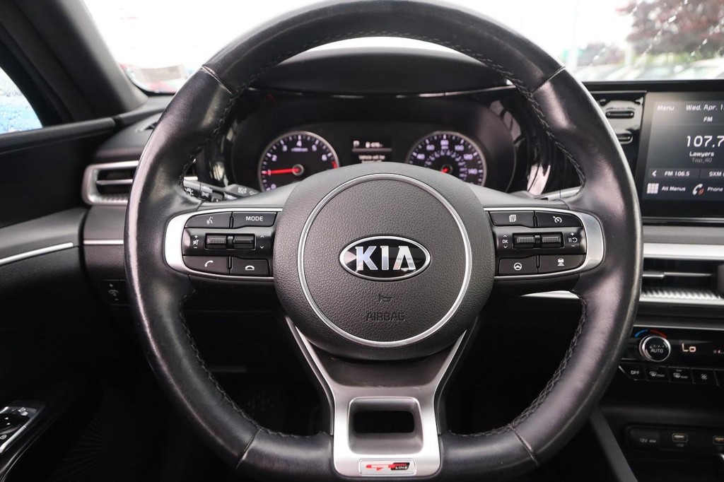 Kia K5 Vehicle Image 11
