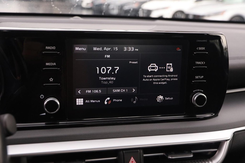 Kia K5 Vehicle Image 17