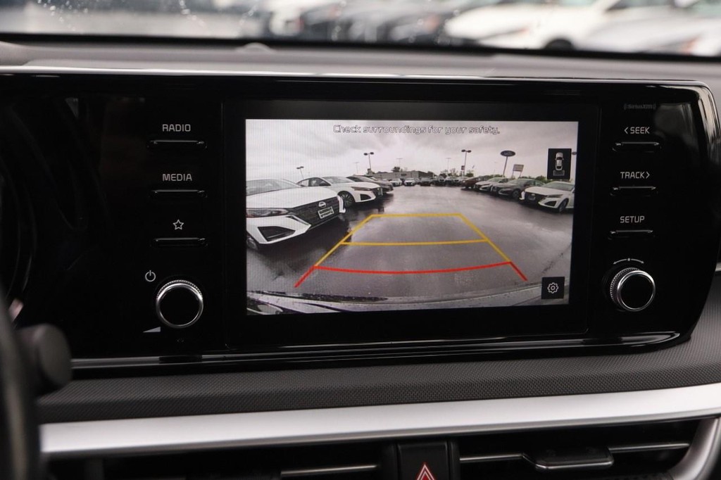 Kia K5 Vehicle Image 18