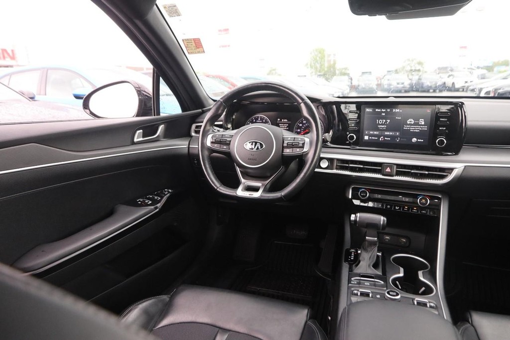 Kia K5 Vehicle Image 24