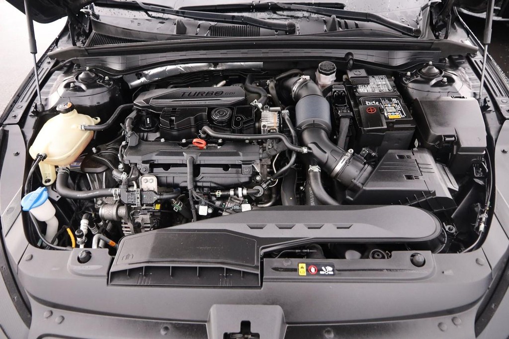 Kia K5 Vehicle Image 29