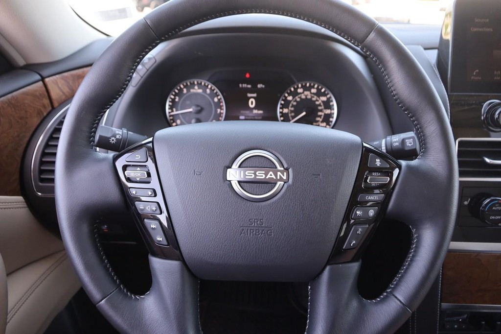 Nissan Armada Vehicle Full-screen Gallery Image 13