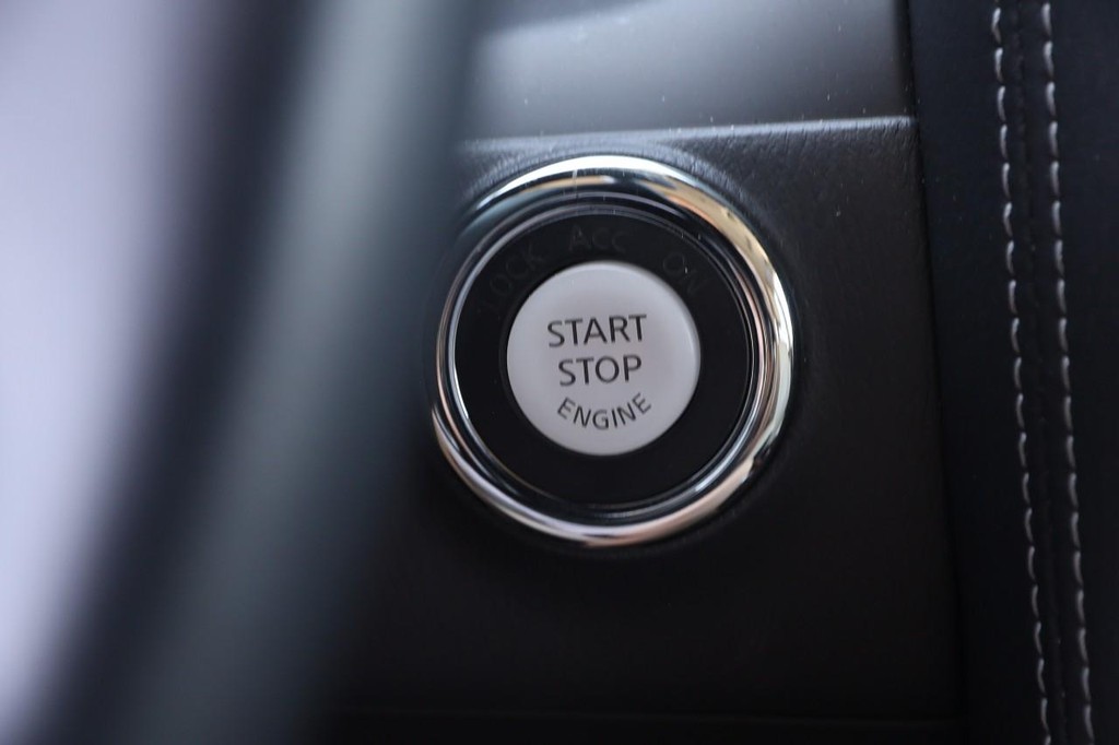 Nissan Armada Vehicle Full-screen Gallery Image 17