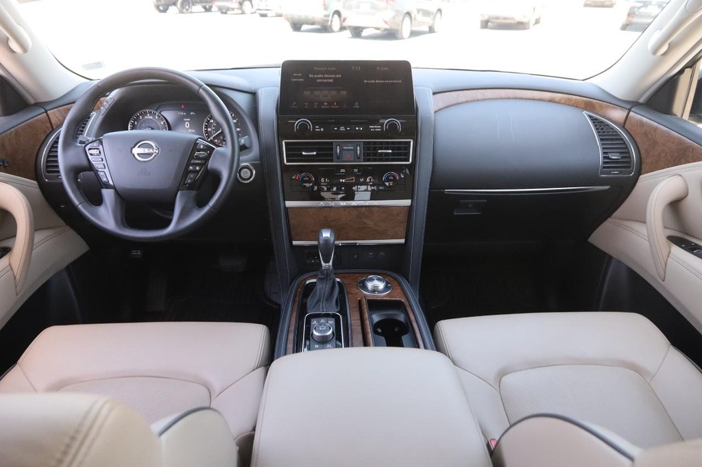 Nissan Armada Vehicle Full-screen Gallery Image 25