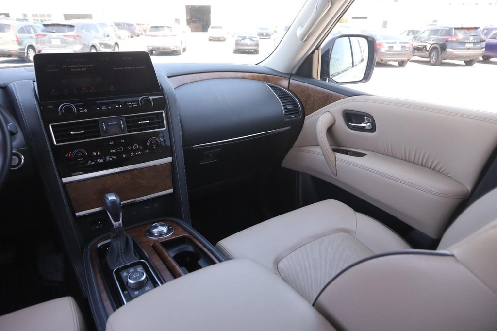 Nissan Armada Vehicle Full-screen Gallery Image 29