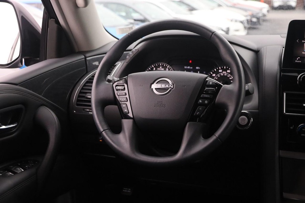 Nissan Armada Vehicle Image 24