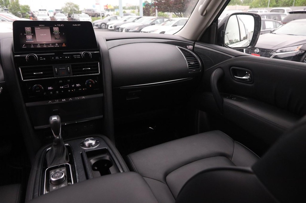 Nissan Armada Vehicle Image 26