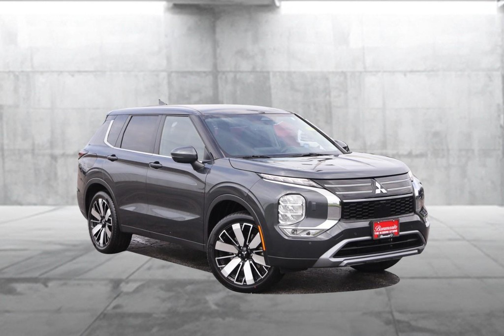 Mitsubishi Outlander Vehicle Image 02