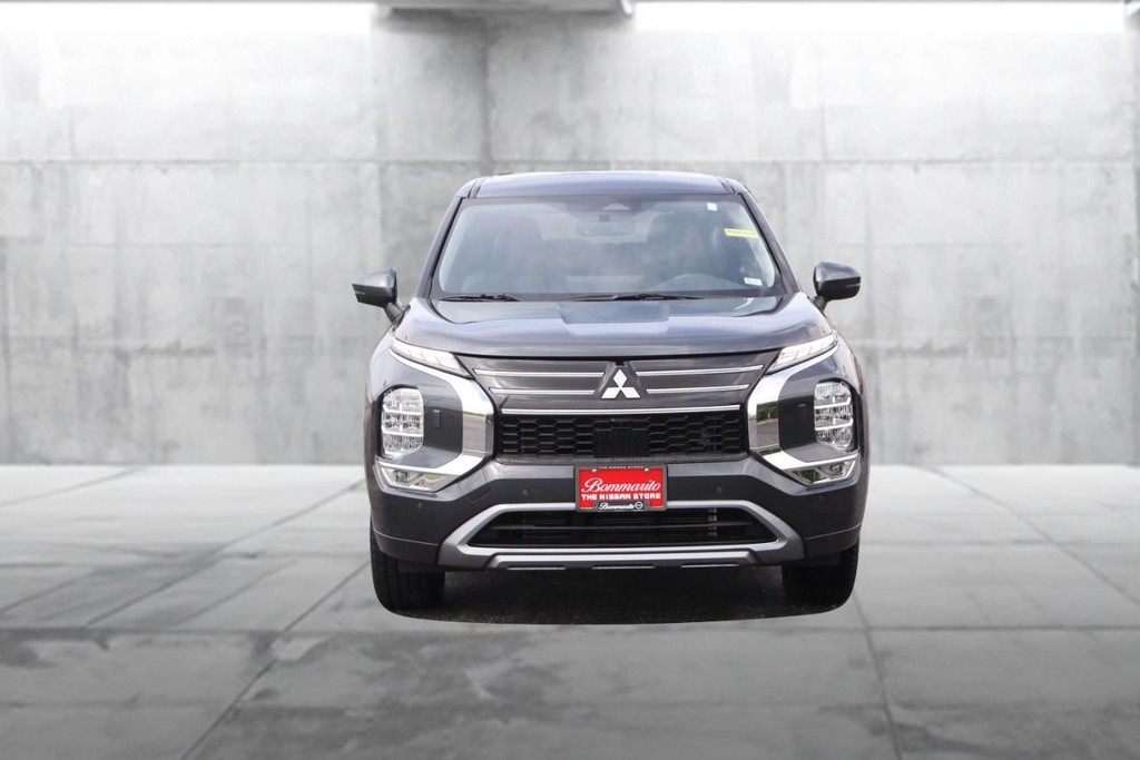 Mitsubishi Outlander Vehicle Image 04