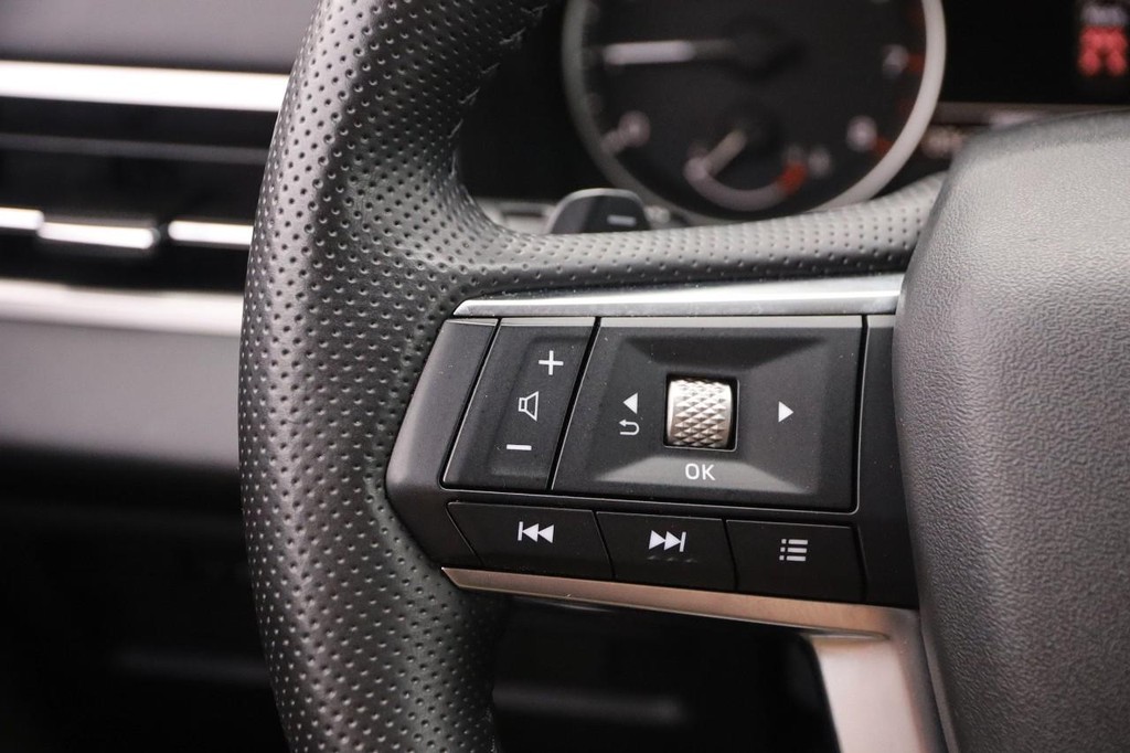Mitsubishi Outlander Vehicle Image 13