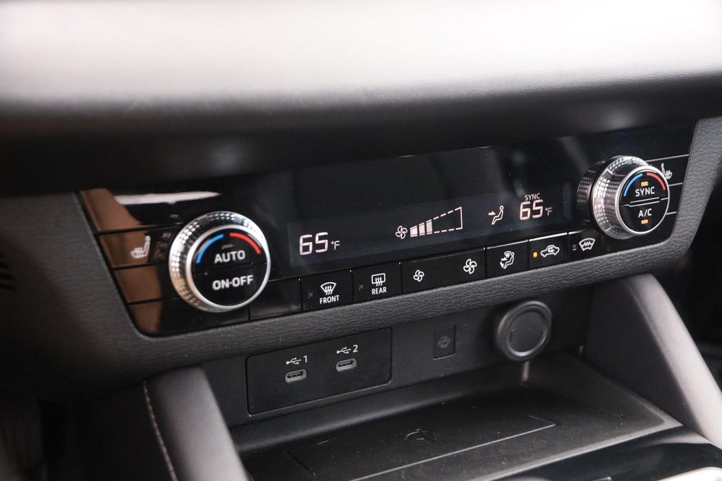 Mitsubishi Outlander Vehicle Image 19