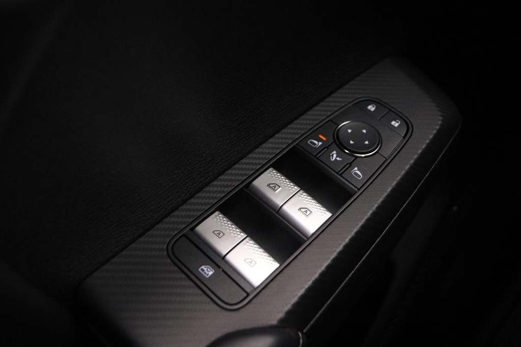 Mitsubishi Outlander Vehicle Image 21