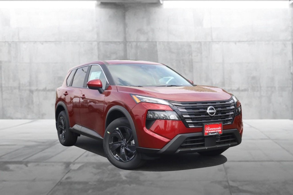 Nissan Rogue Vehicle Image 02
