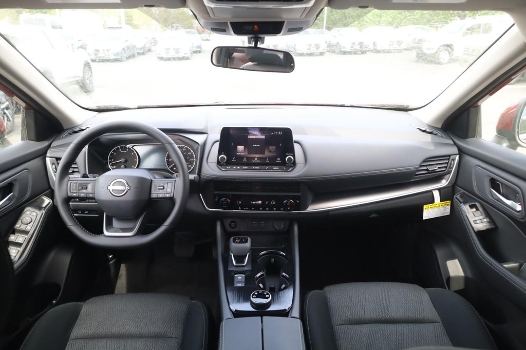 Nissan Rogue Vehicle Image 07