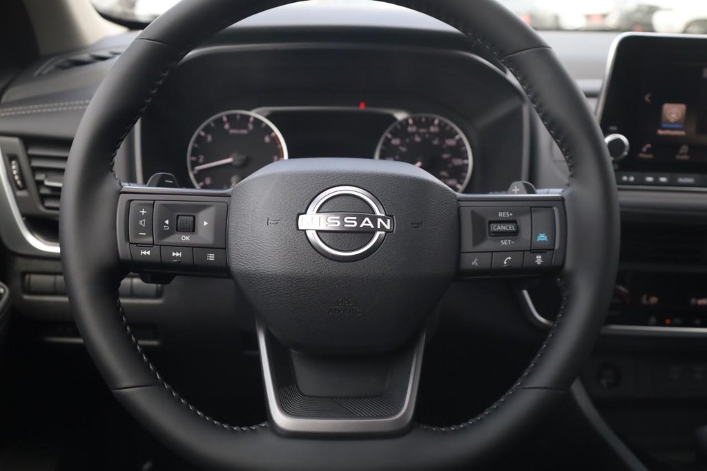 Nissan Rogue Vehicle Image 08
