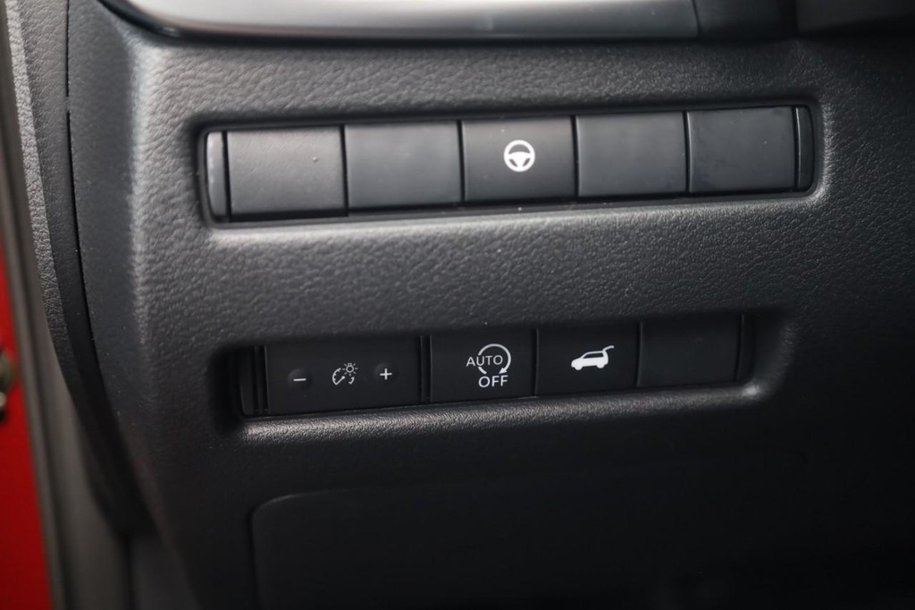 Nissan Rogue Vehicle Image 12