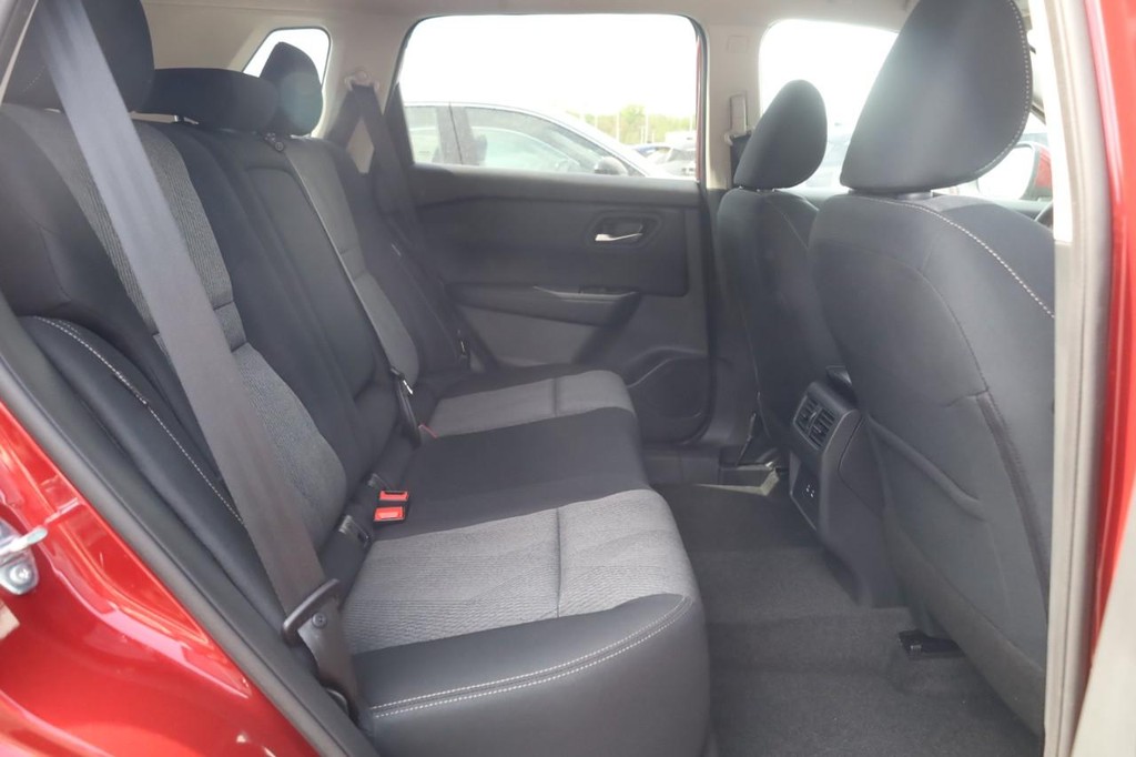 Nissan Rogue Vehicle Image 22