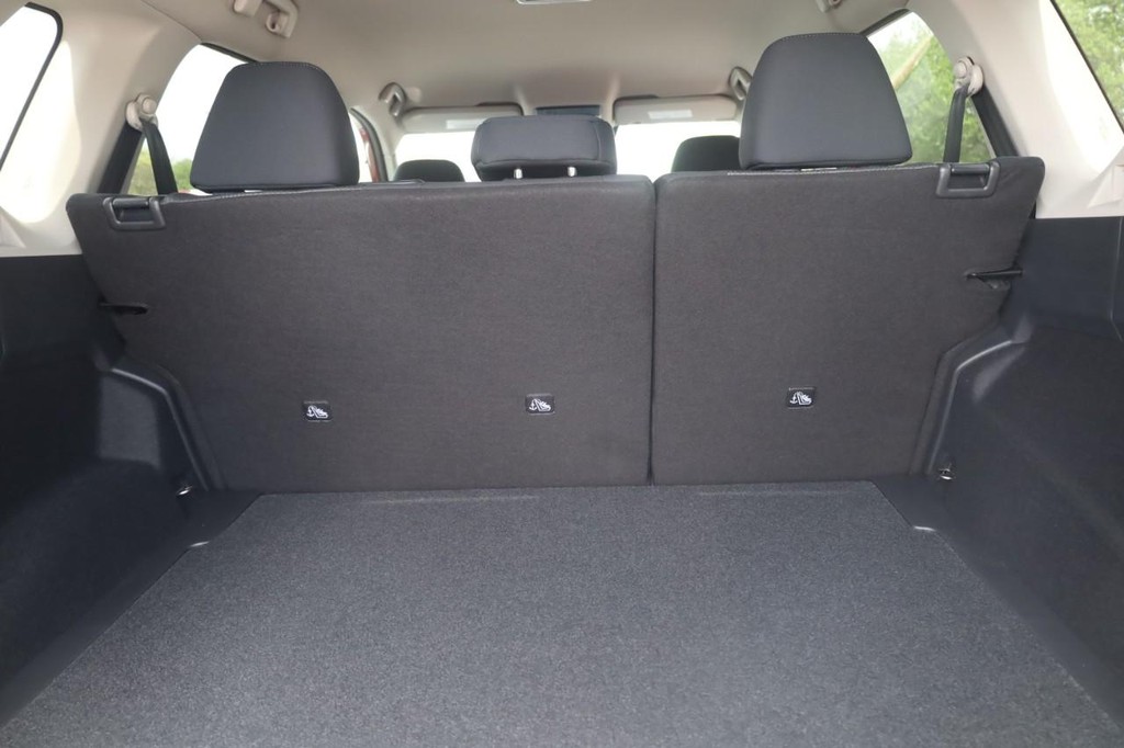 Nissan Rogue Vehicle Image 23