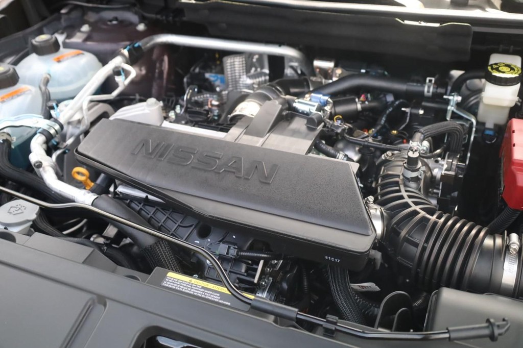 Nissan Rogue Vehicle Image 24