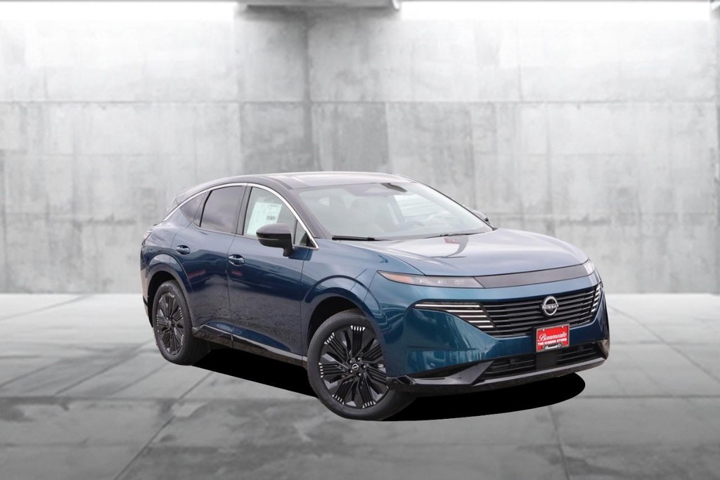 Nissan Murano Vehicle Full-screen Gallery Image 2