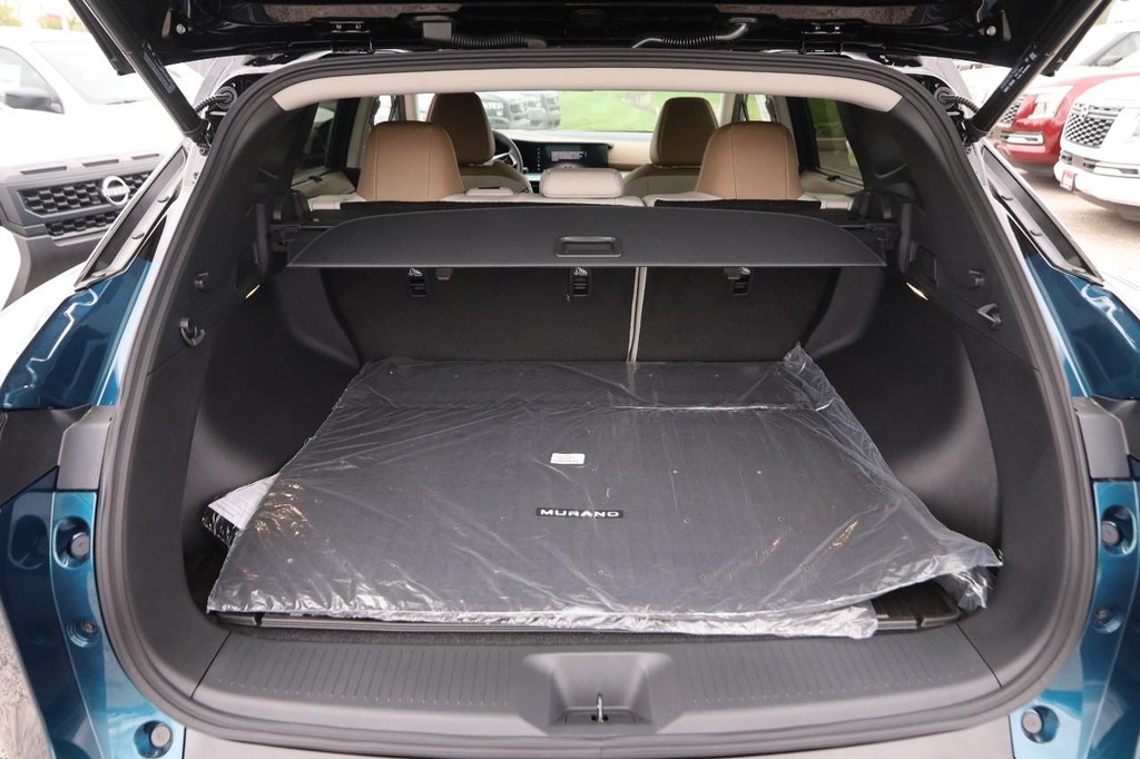 Nissan Murano Vehicle Full-screen Gallery Image 7