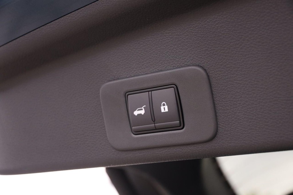 Nissan Murano Vehicle Full-screen Gallery Image 8
