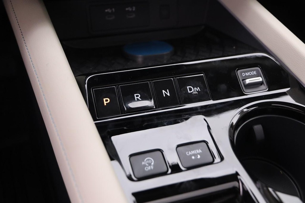 Nissan Murano Vehicle Full-screen Gallery Image 20