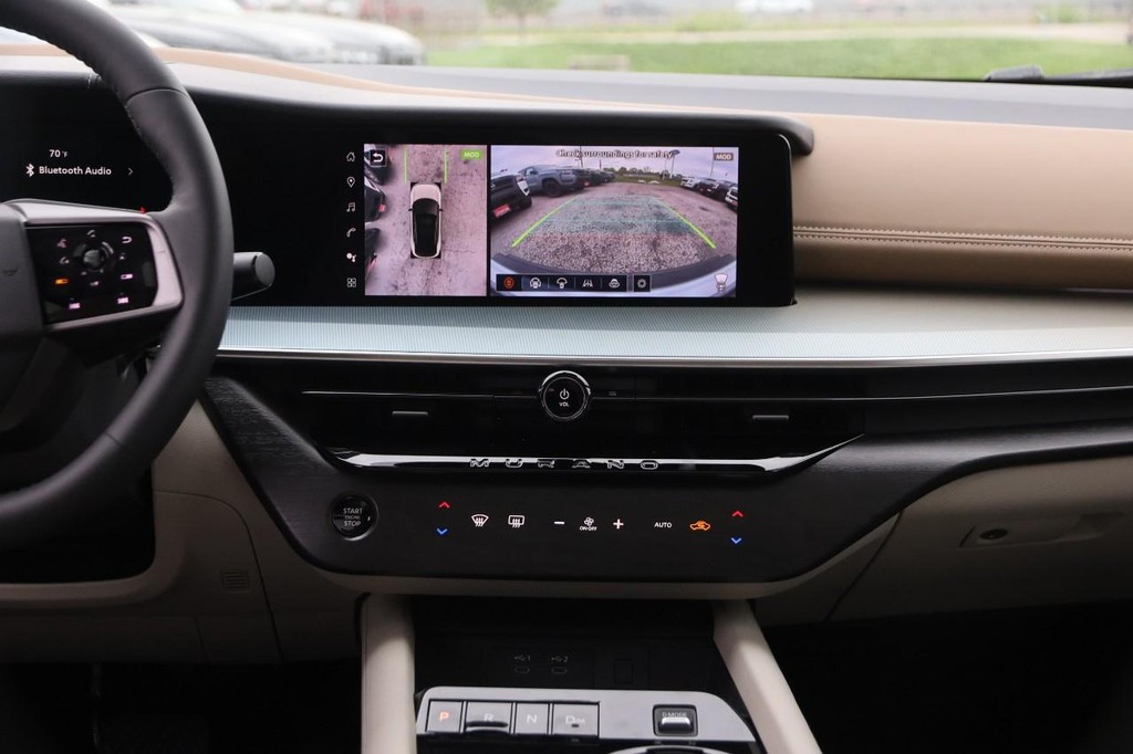 Nissan Murano Vehicle Full-screen Gallery Image 25