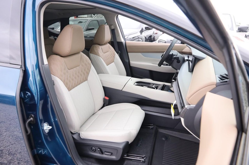 Nissan Murano Vehicle Full-screen Gallery Image 27