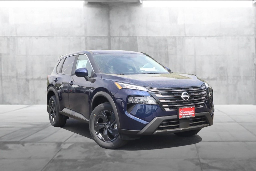 Nissan Rogue Vehicle Image 02