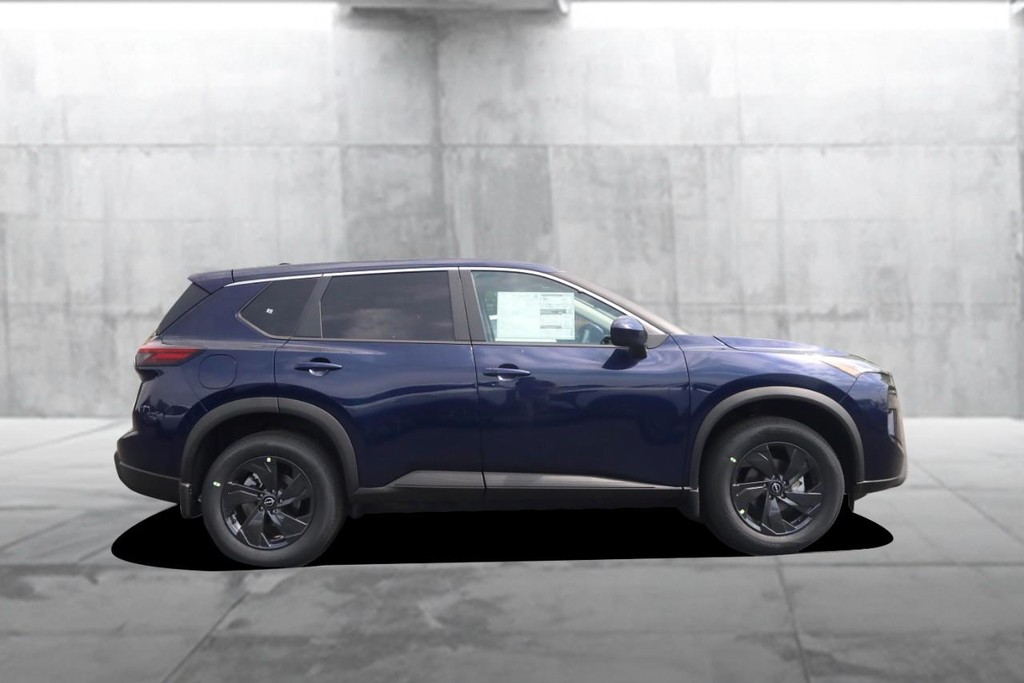Nissan Rogue Vehicle Image 05