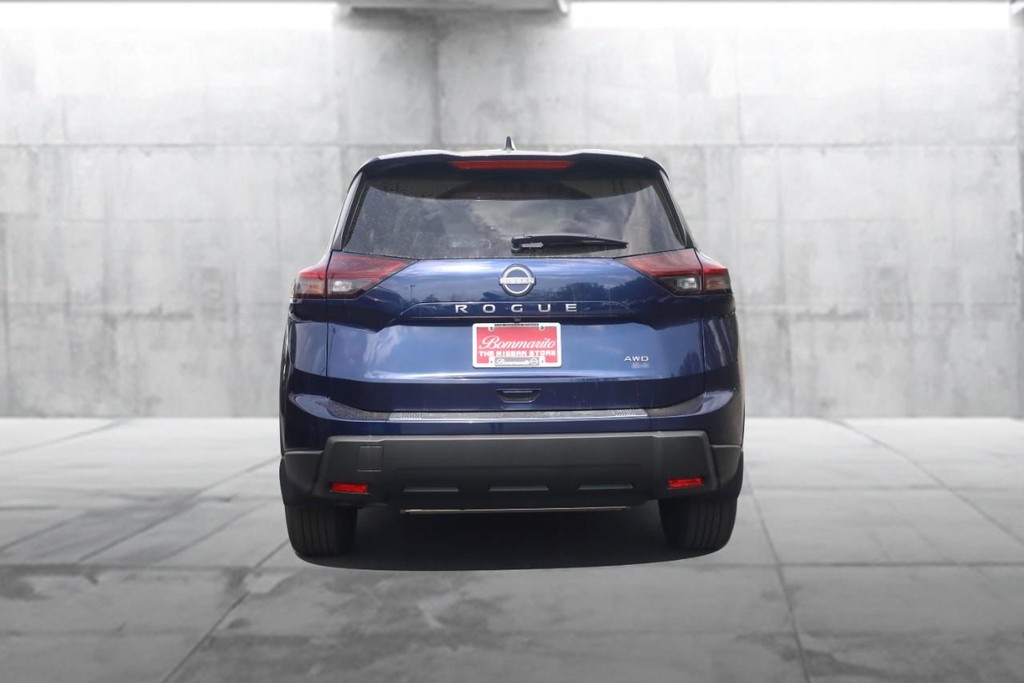 Nissan Rogue Vehicle Image 06