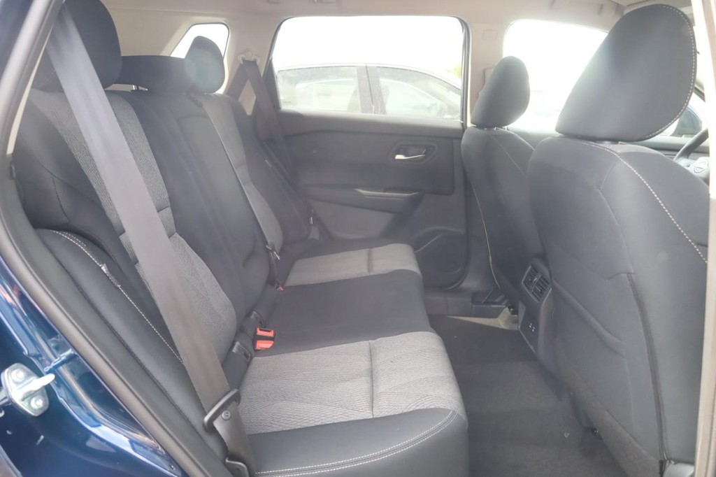 Nissan Rogue Vehicle Image 22