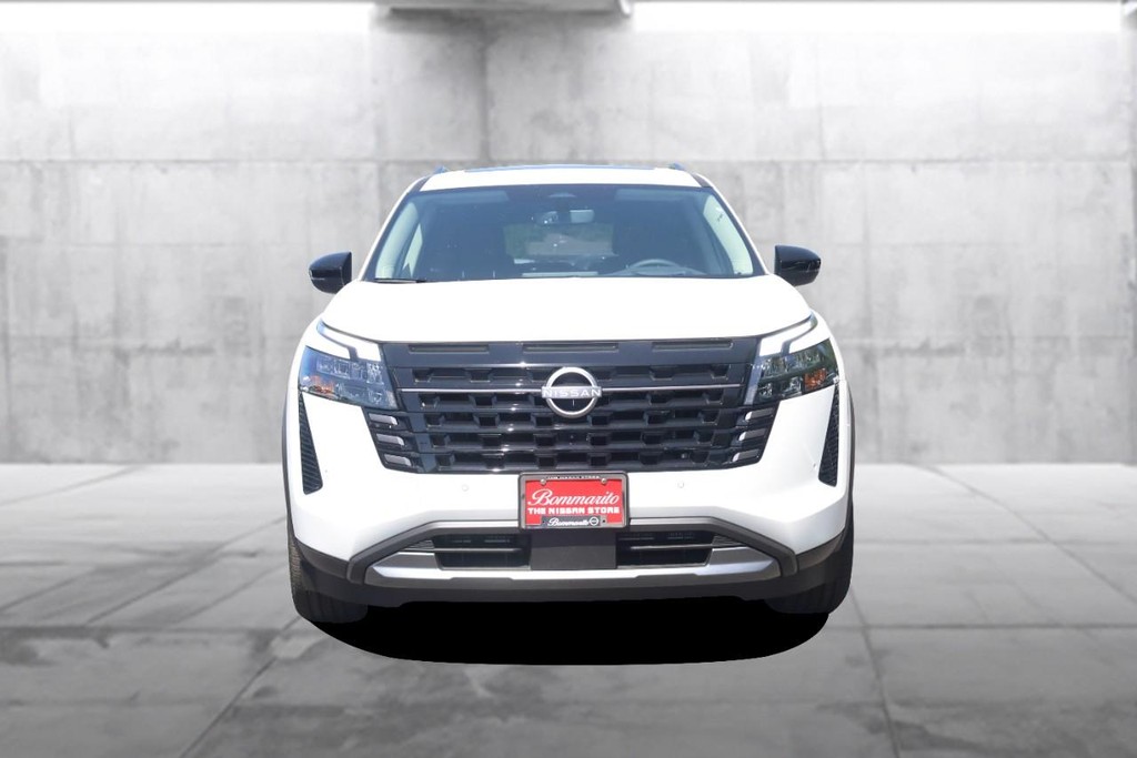 Nissan Pathfinder Vehicle Full-screen Gallery Image 4