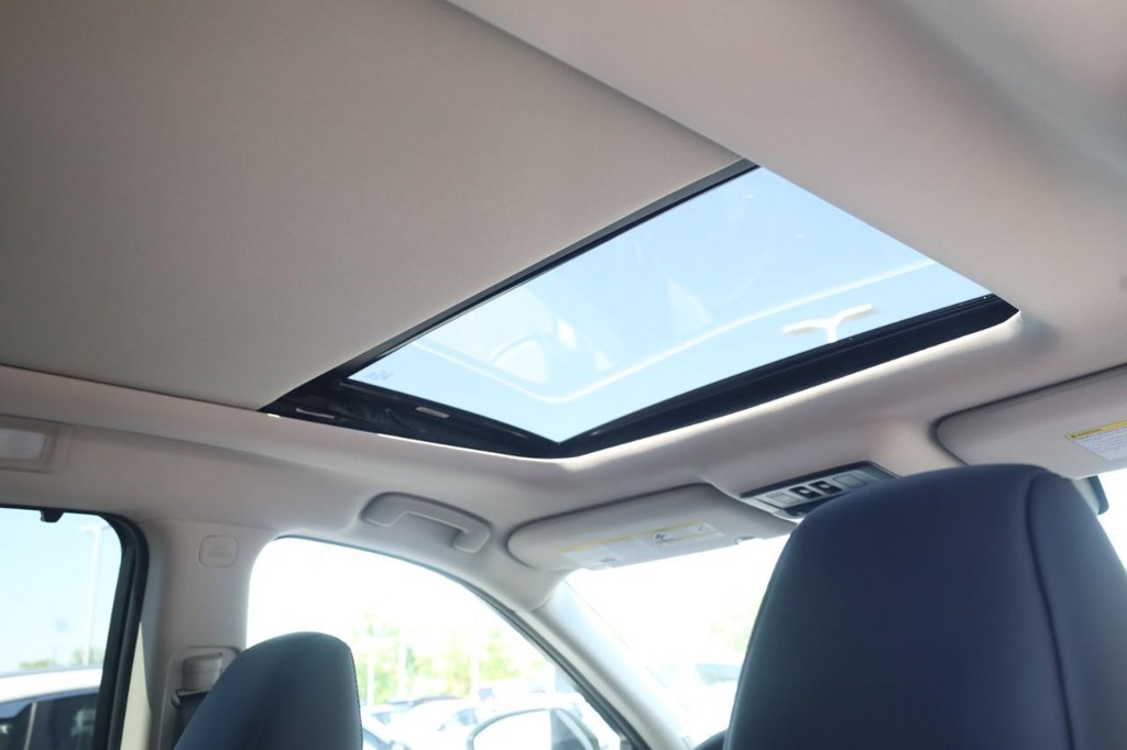 Nissan Pathfinder Vehicle Full-screen Gallery Image 24