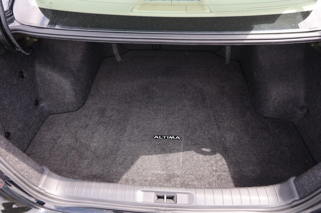 Nissan Altima Vehicle Image 07