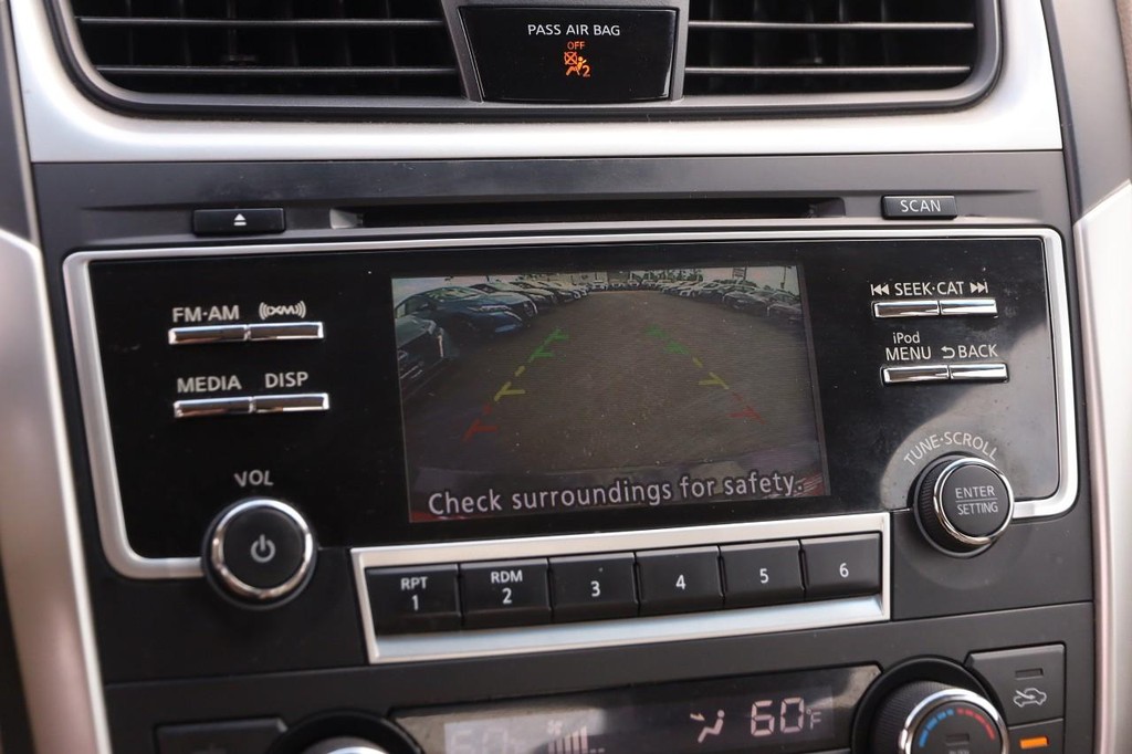 Nissan Altima Vehicle Image 18