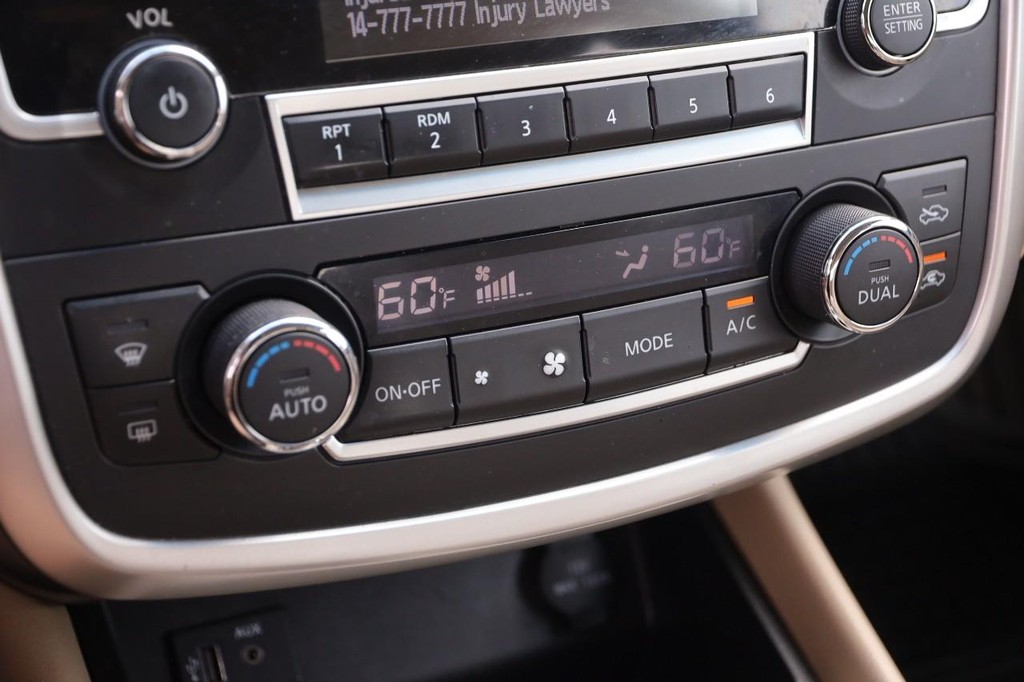 Nissan Altima Vehicle Image 19
