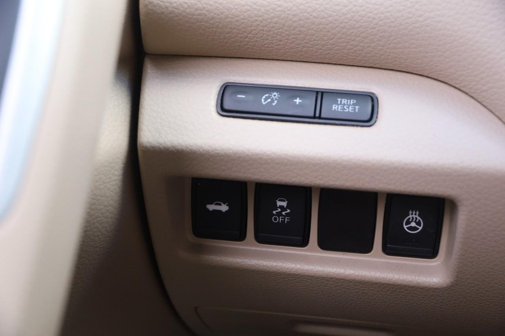 Nissan Altima Vehicle Image 21