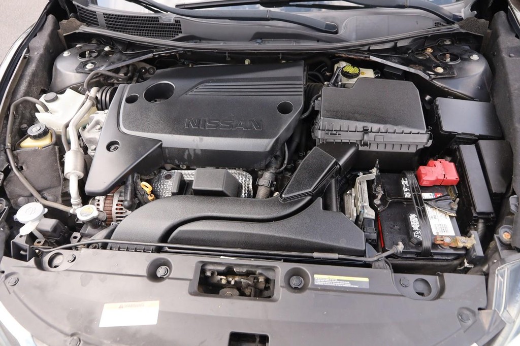 Nissan Altima Vehicle Image 28