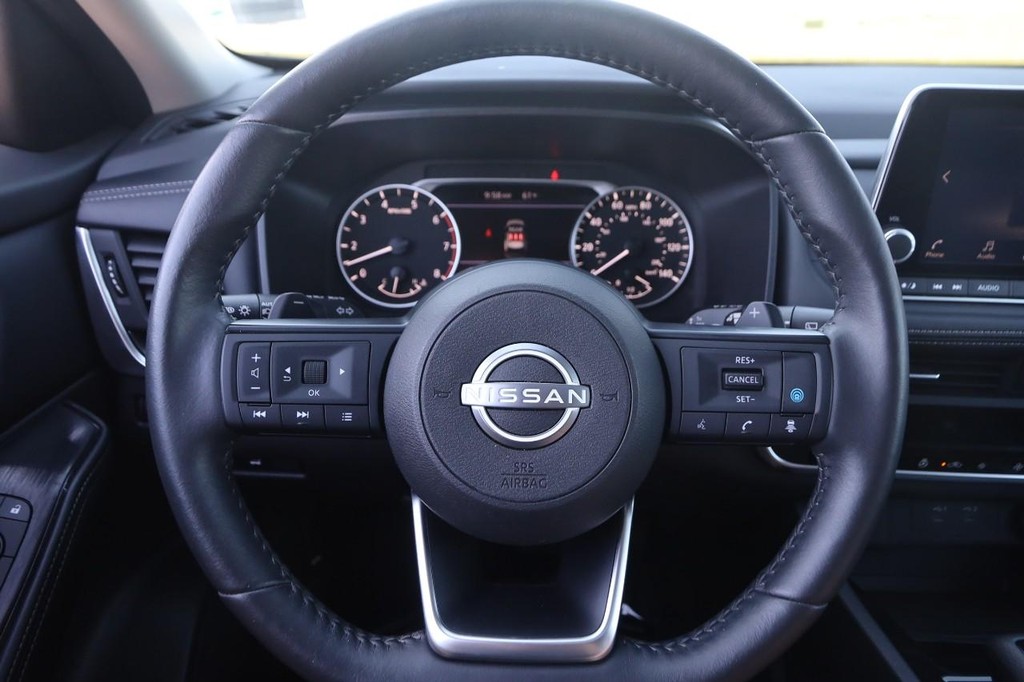 Nissan Rogue Vehicle Image 12