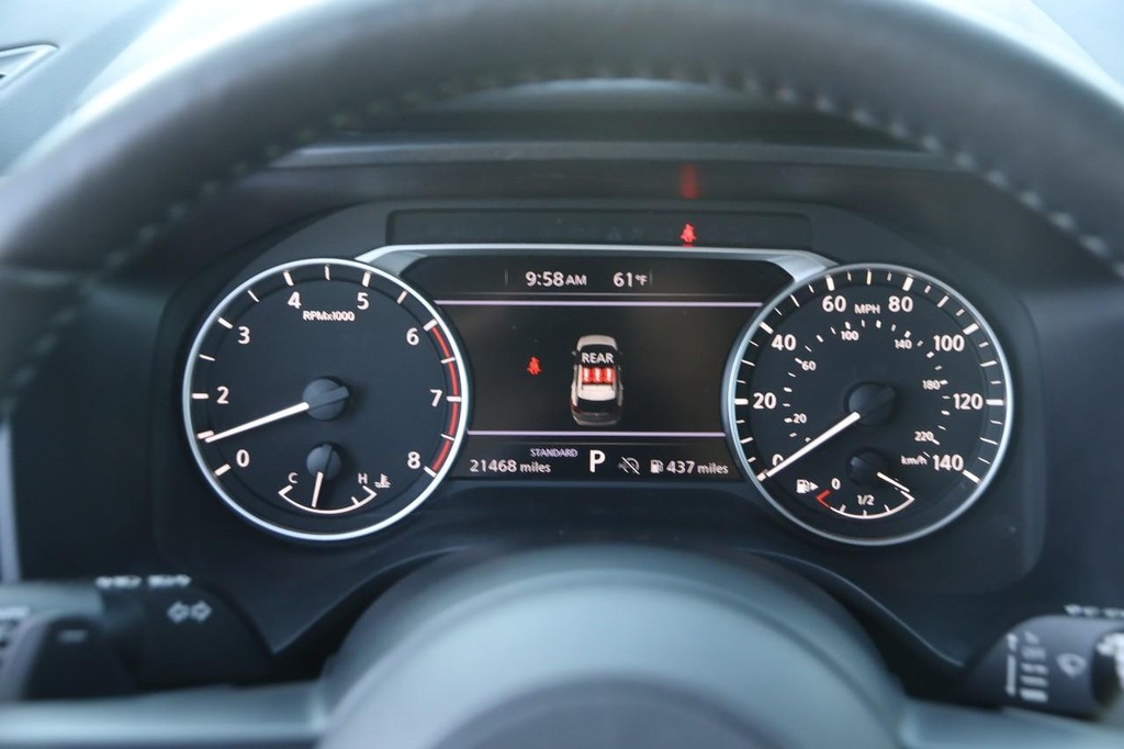 Nissan Rogue Vehicle Image 15