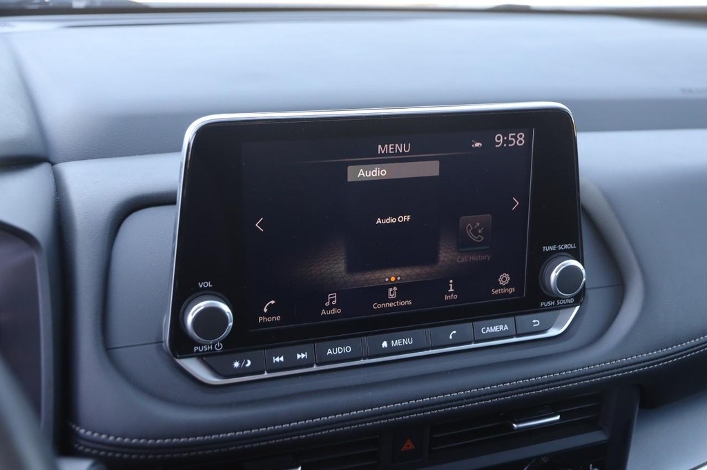 Nissan Rogue Vehicle Image 16