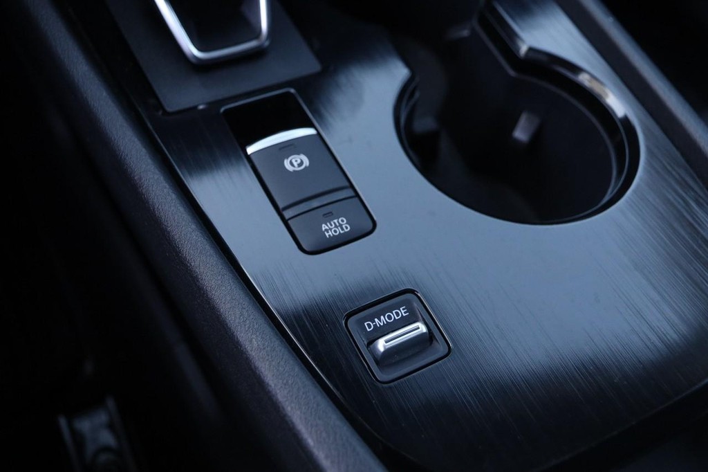 Nissan Rogue Vehicle Image 19
