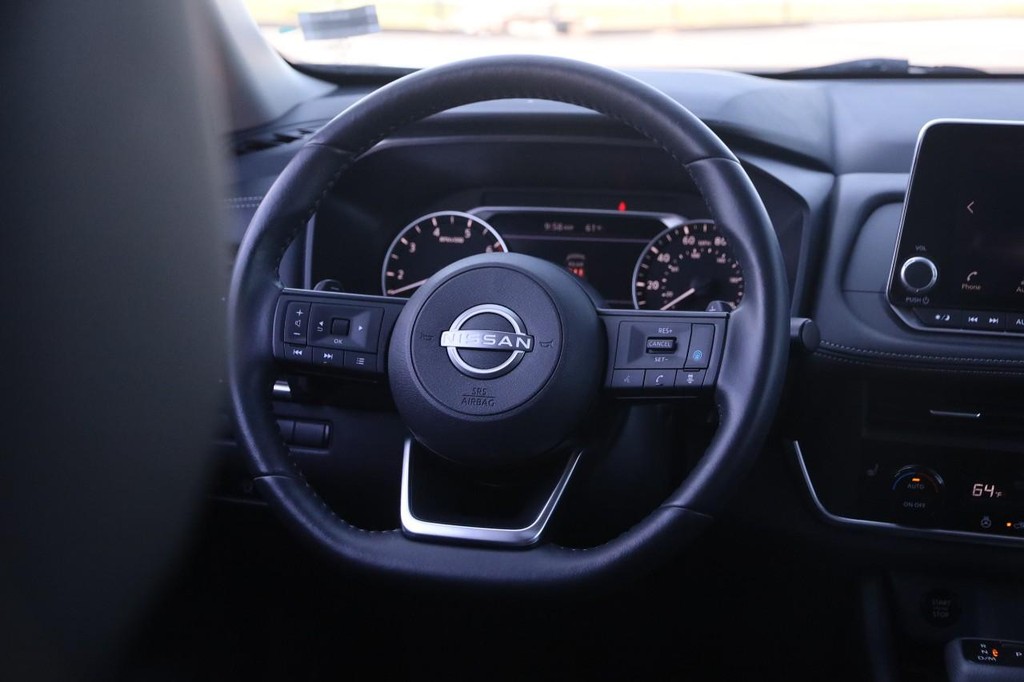 Nissan Rogue Vehicle Image 23