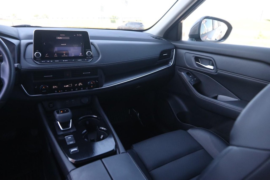Nissan Rogue Vehicle Image 25